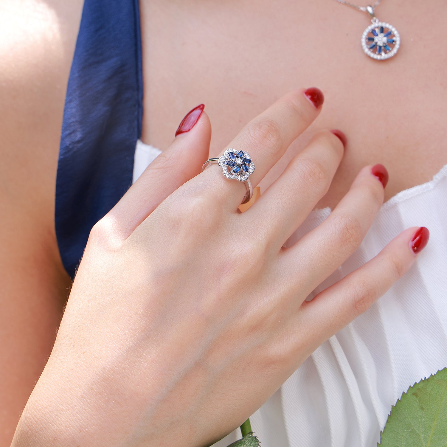 Ariadne Diamond Pendant With Blue Sapphire (P2308030024)