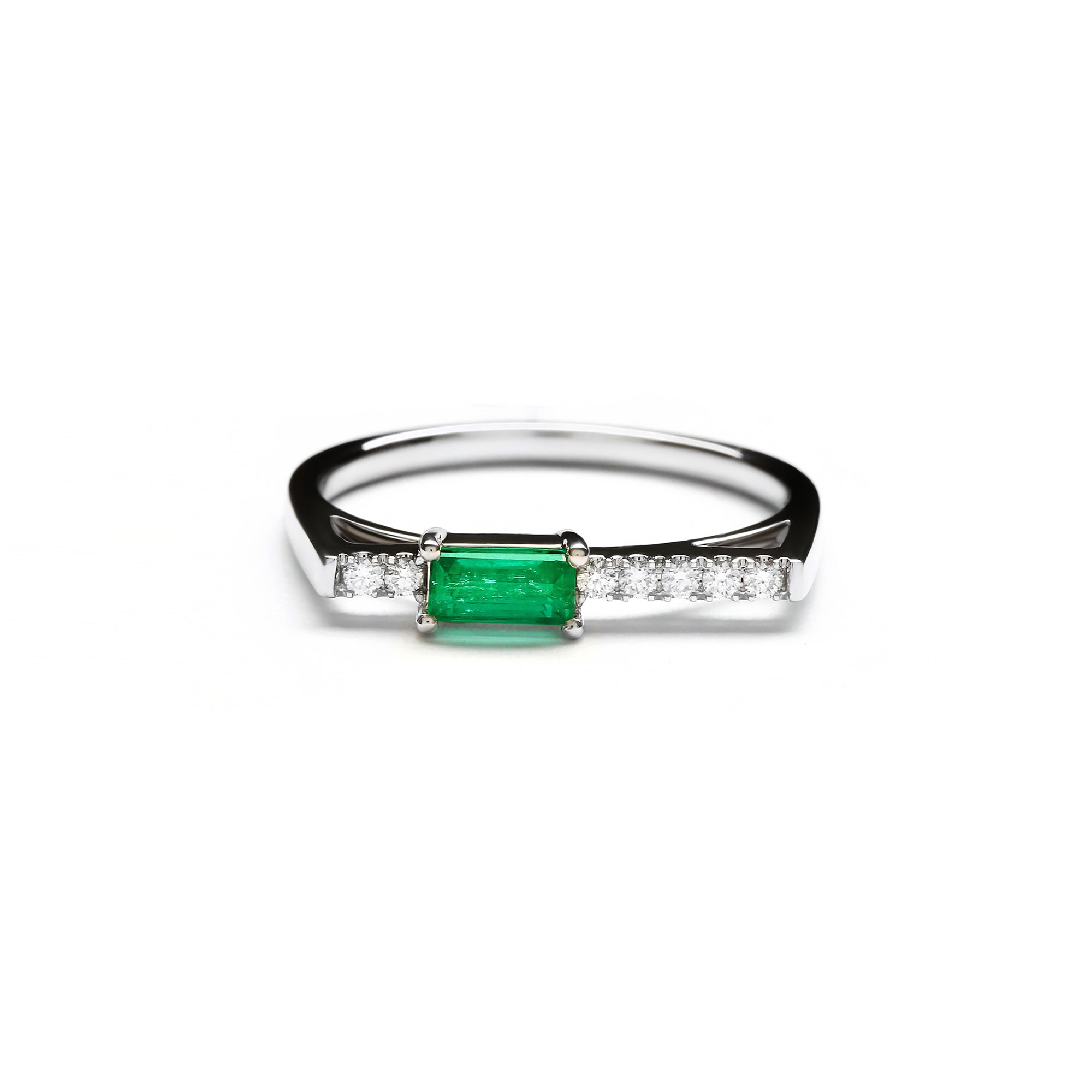 Julie Diamond Ring With Emerald (P2212140008)