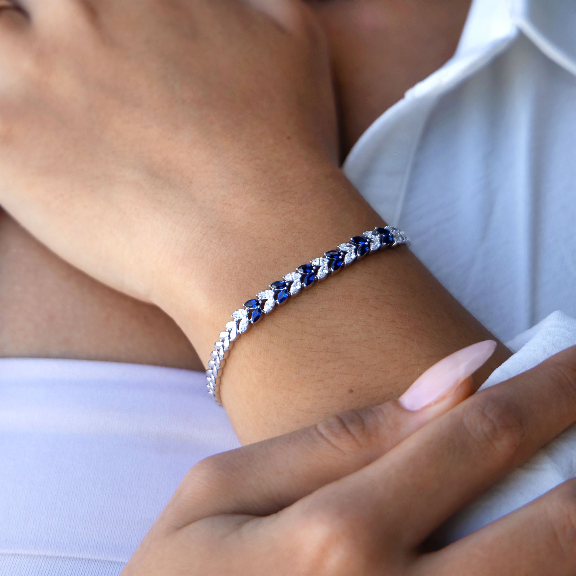 Slate Diamond Bracelet With Blue Sapphire (D2408280002)