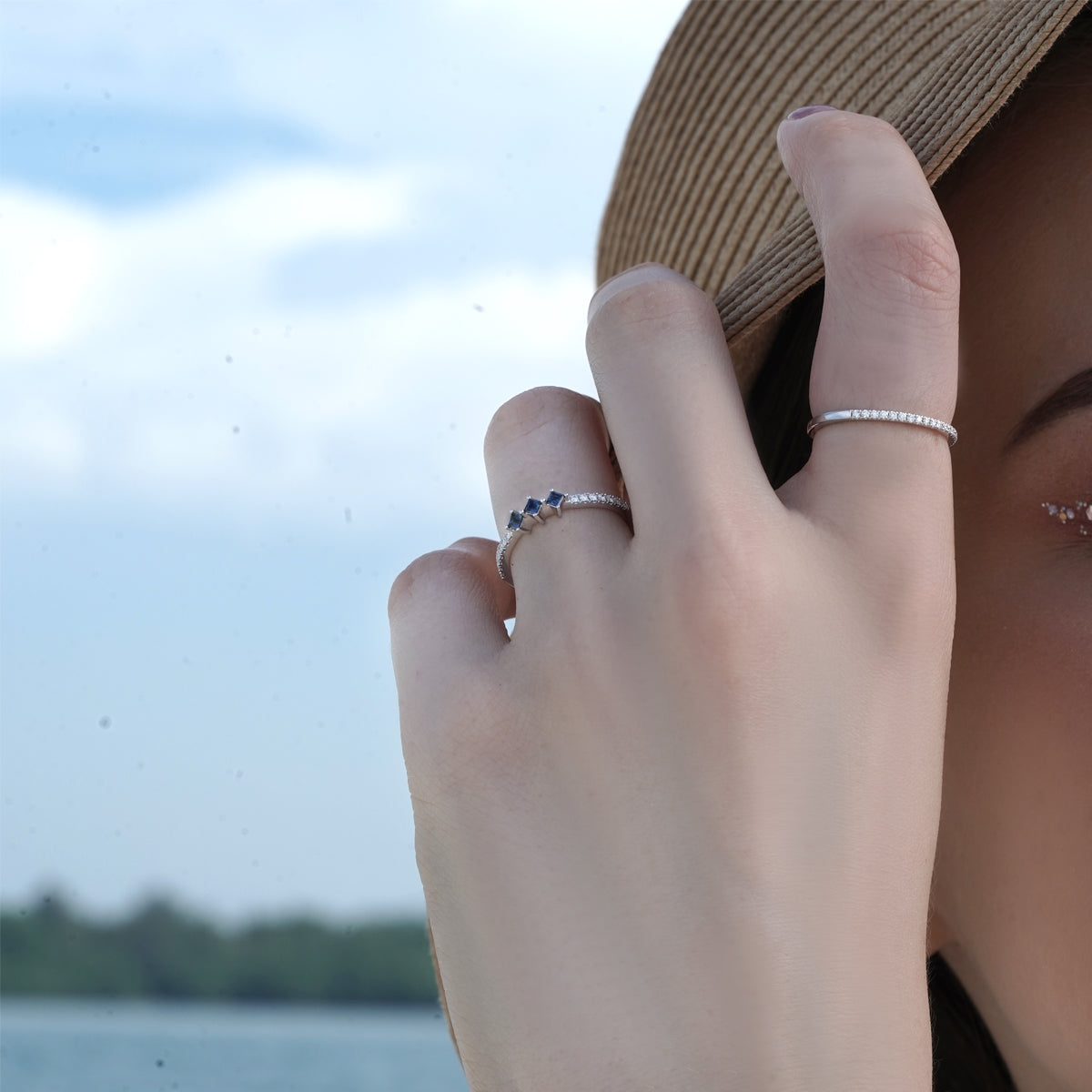 Morgana Diamond Ring With Blue Sapphire (P2104160027)