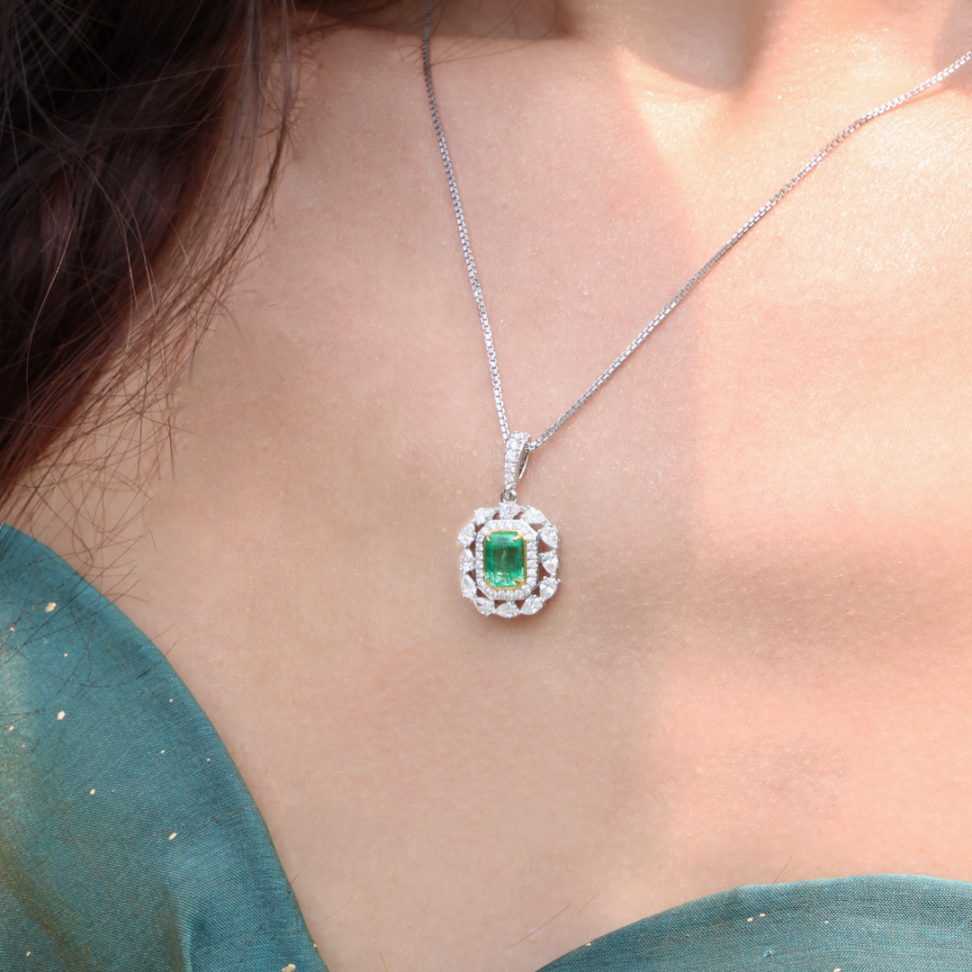 Quennie Diamond Pendant With Emerald (P2303030051)
