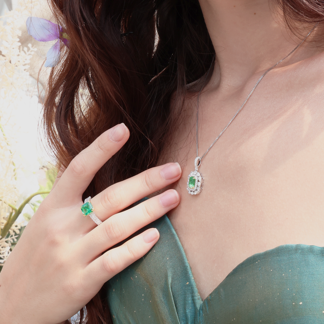 Quennie Diamond Pendant With Emerald (P2303030051)