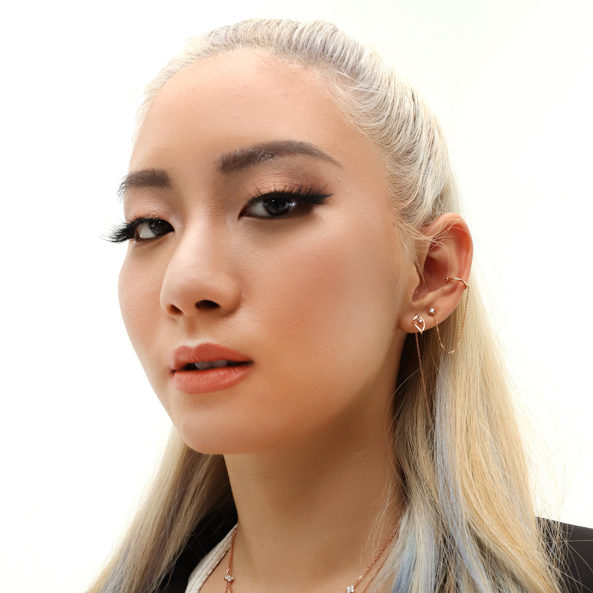 Da Hyun Diamond Earring (P2106170063)