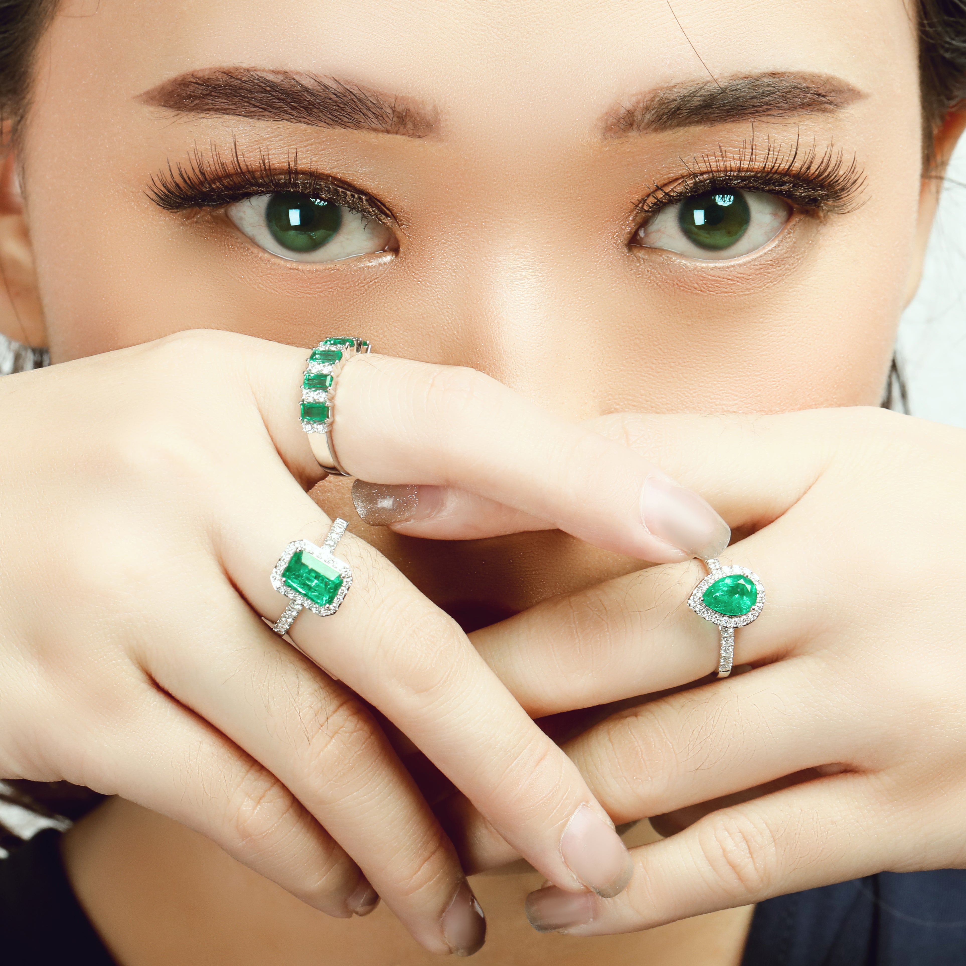 Letizia Diamond Ring With Emerald (P2208300012)