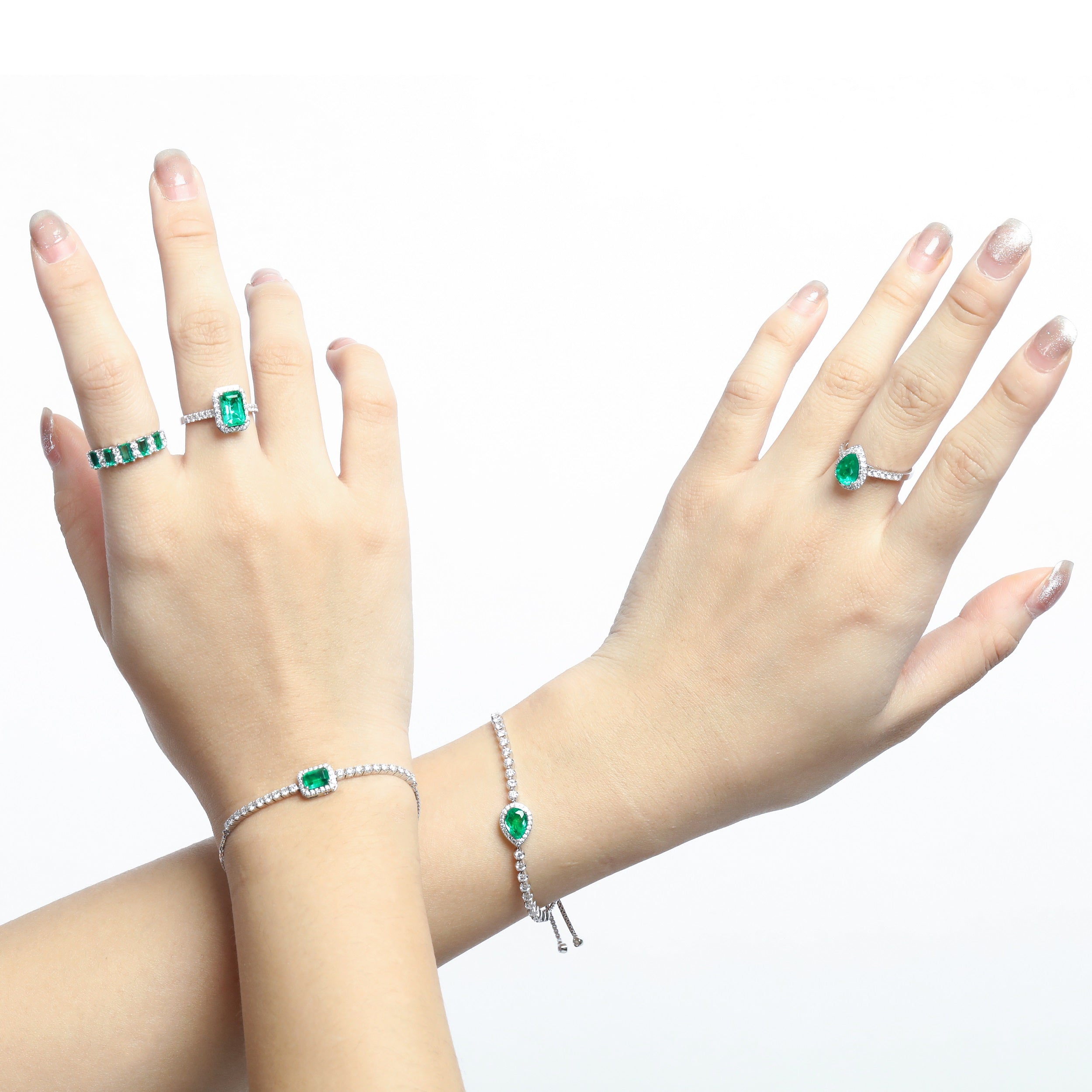 Eventice Diamond Bracelet With Emerald (P2210180050)