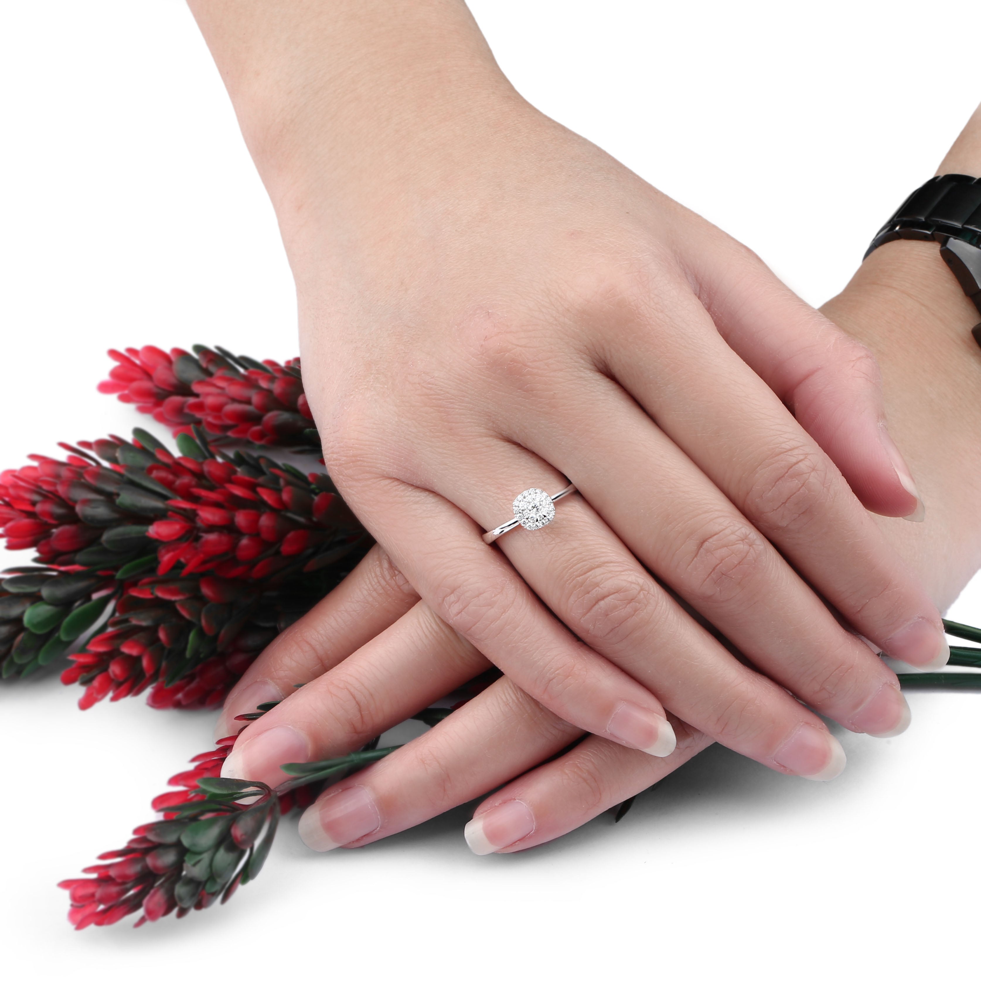 Nadine medium Cushion Diamond Ring (P2003110020)