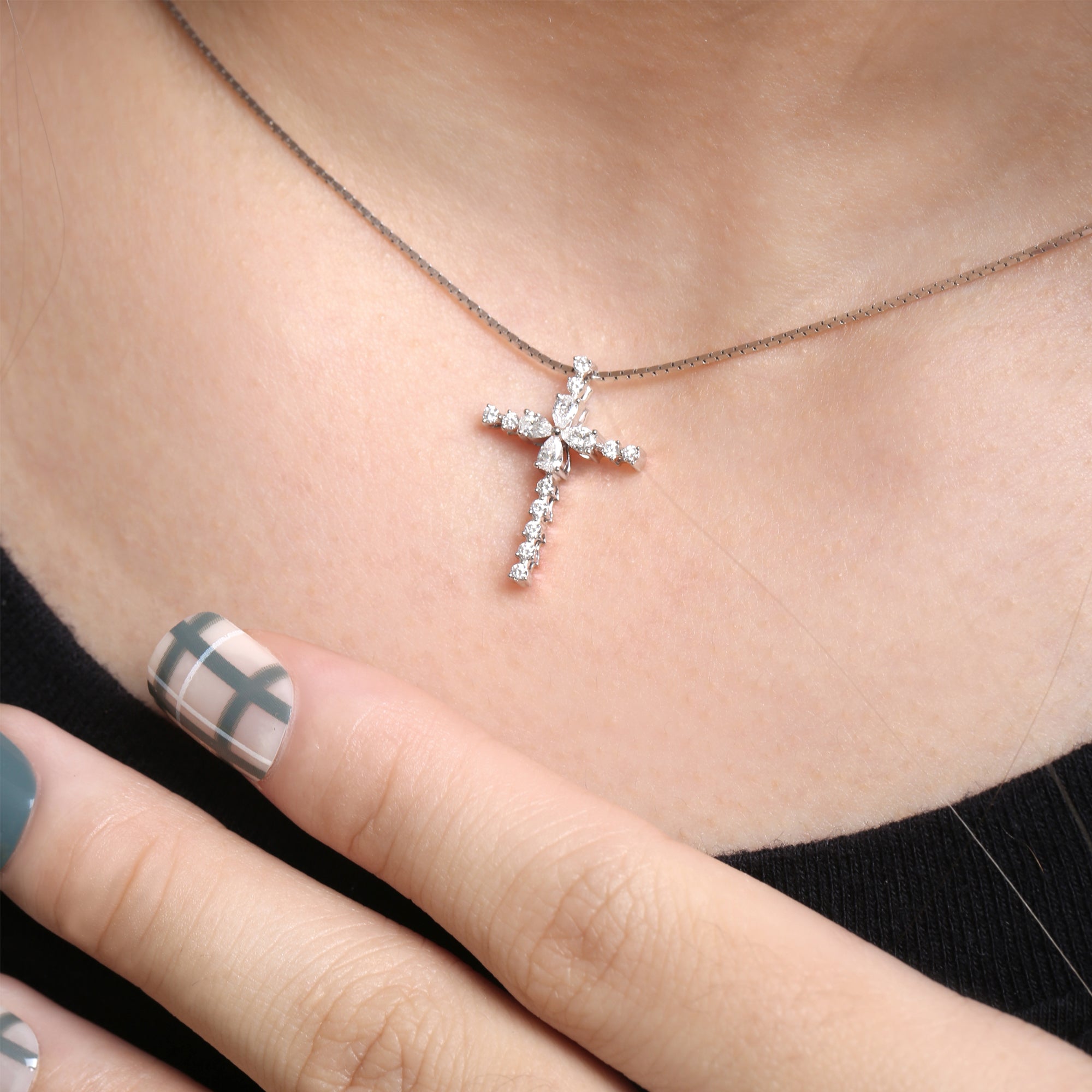 Hailey Pear Diamond Pendant (P2201110139)