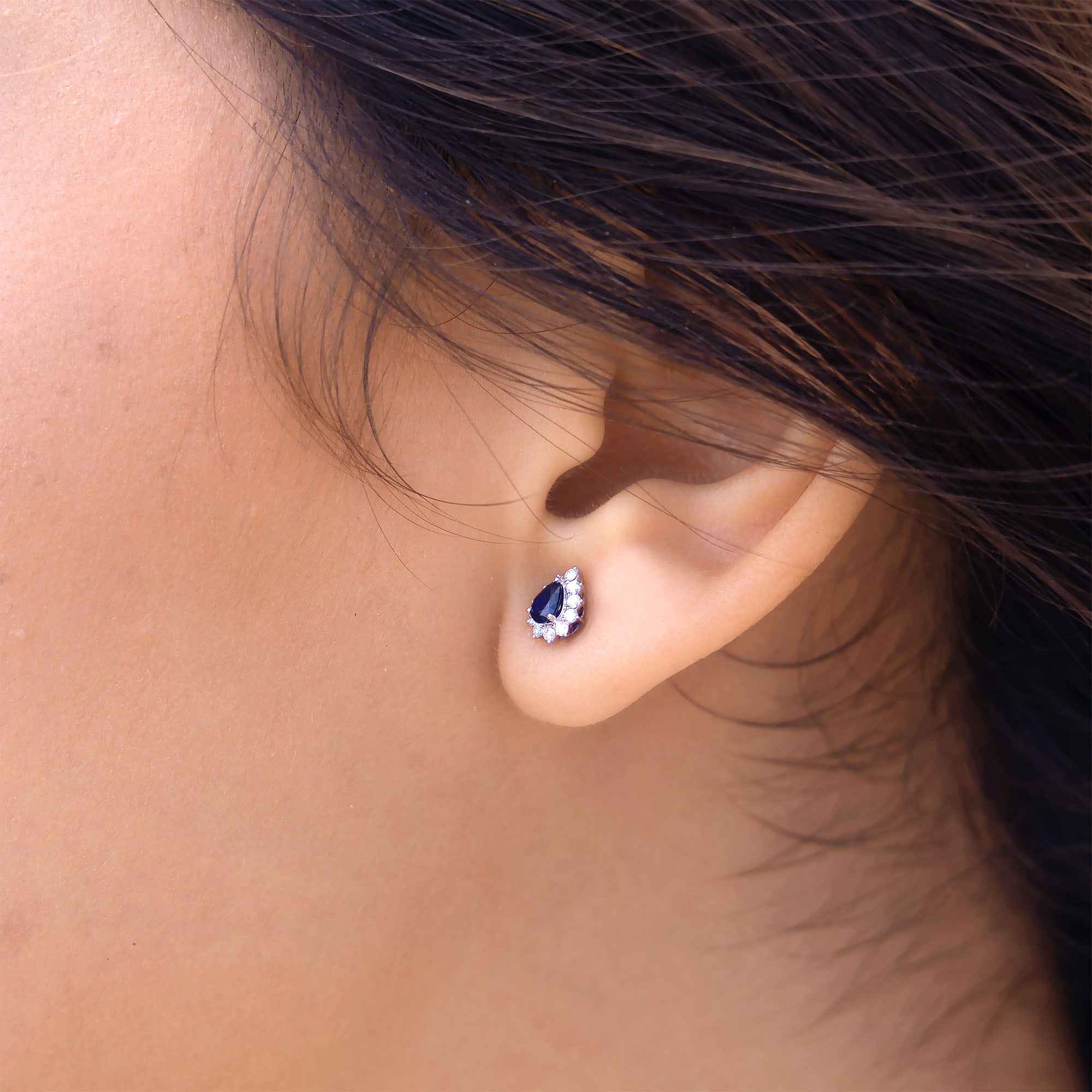 Glisten Diamond Earring With Blue Sapphire (P2502060034)