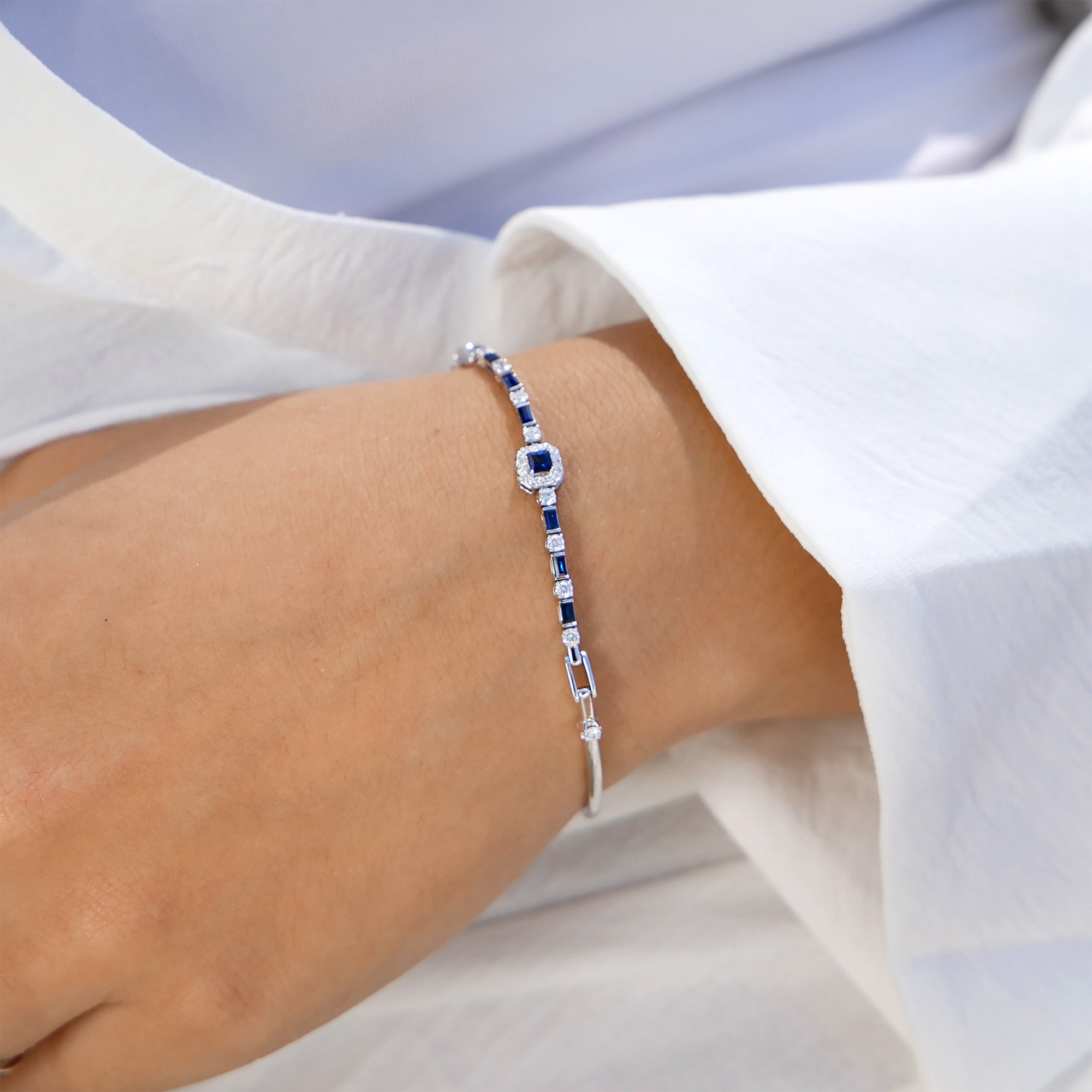 Oceanic Diamond Bracelet With Blue Sapphire (P2501220202)