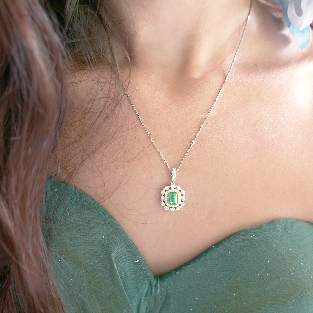 Quennie Diamond Pendant With Emerald (P2303030051)