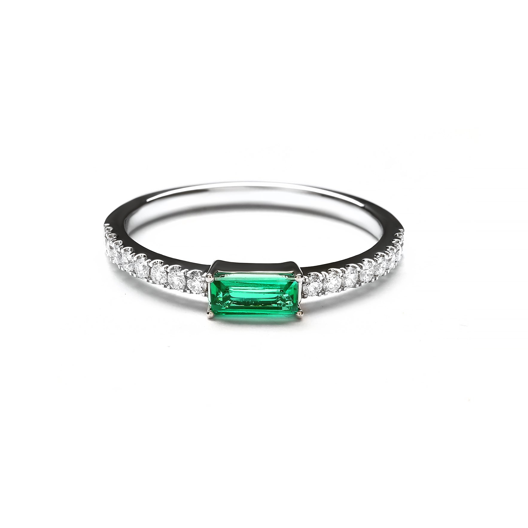 Varley Diamond Ring With Emerald (P2212130015)