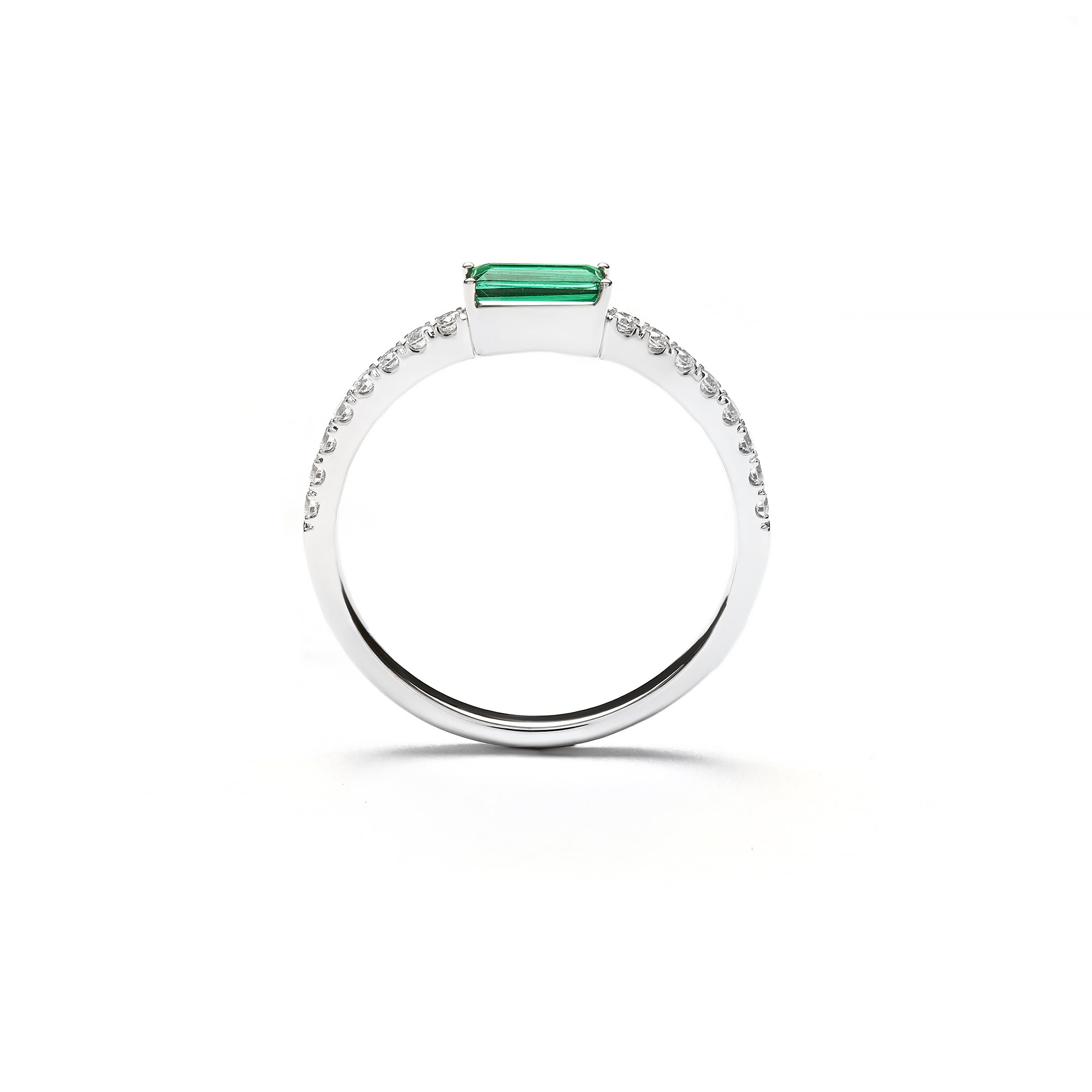 Varley Diamond Ring With Emerald (P2212130015)
