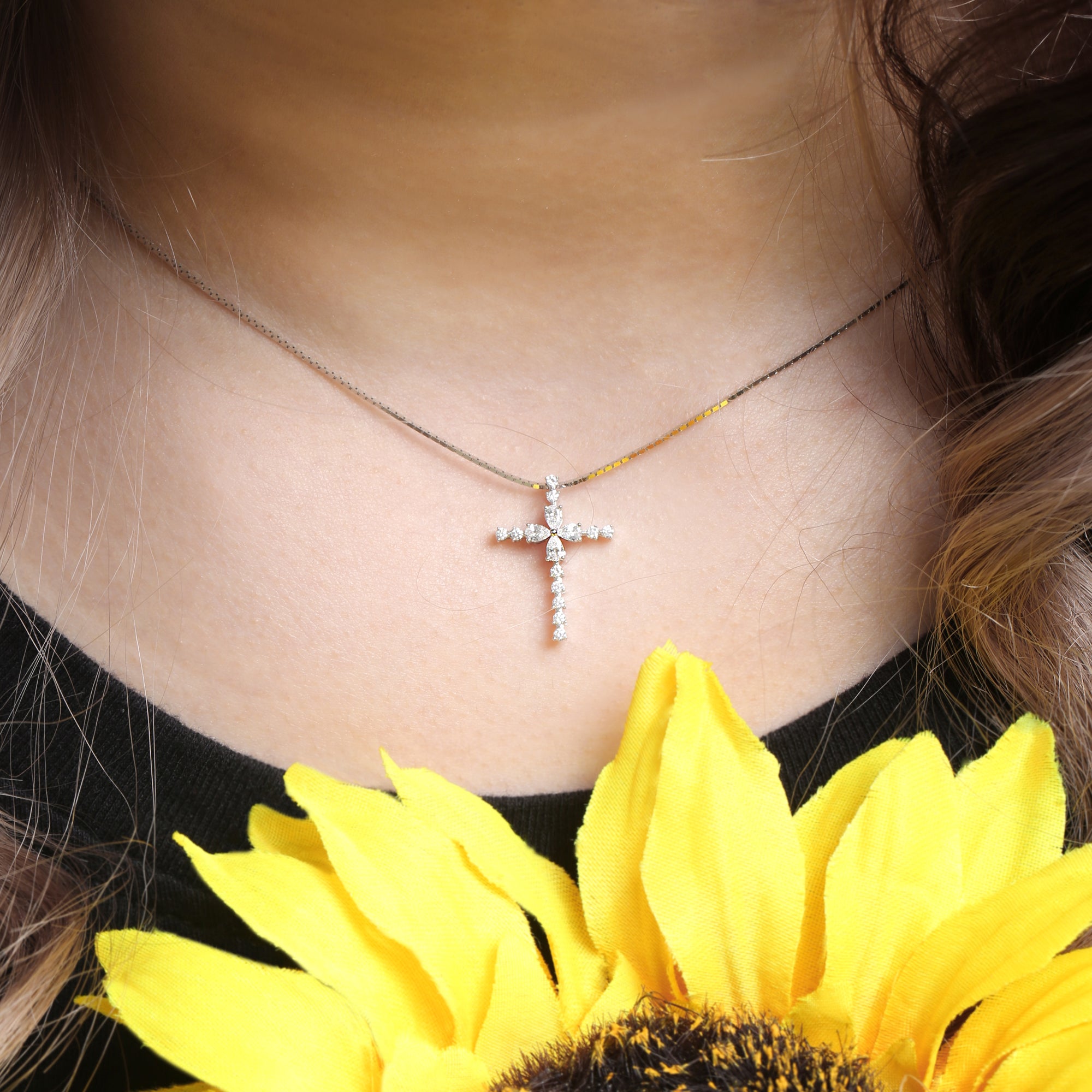 Hailey Pear Diamond Pendant (P2201110139)